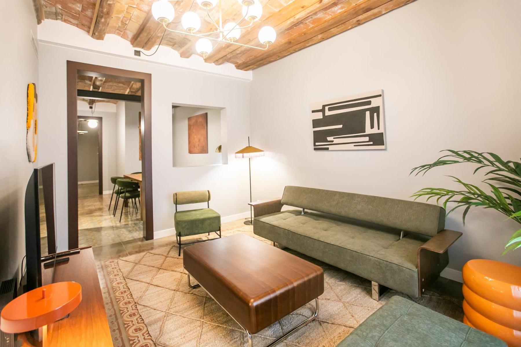 E2mal1052 - Fantastic Next To Sagrada Fa